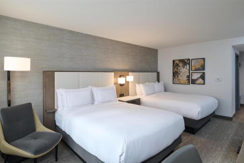 Doubletree by Hilton Buena Park Room Type - Queen Room with Two Queen Beds - Hearing Access