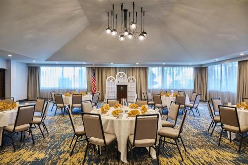 Holiday Inn Buena Park an IHG Hotel - image 37