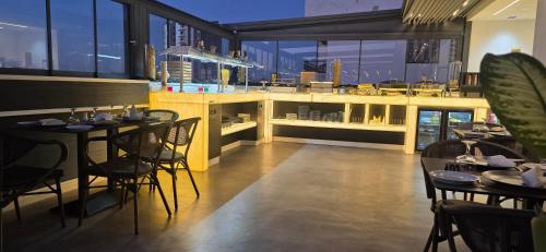 אוכל ומשקאות, Lounis Hôtel by Atlantis (Lounis Hotel by Atlantis) in אוראן