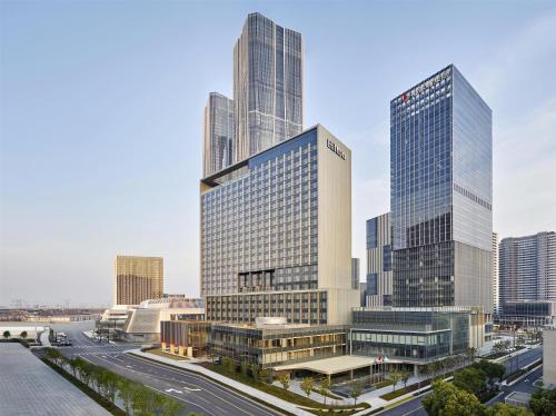 Hilton Shanghai Zhangjiang Science City - Shuttle bus to Shanghai Disney Resort and Shanghai New International Expo Centre during exhibition period and 30 minutes drive to PVG, Shanghái