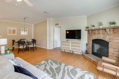 Pool Access! Spacious Home Near Wekiwa Springs in Apopka