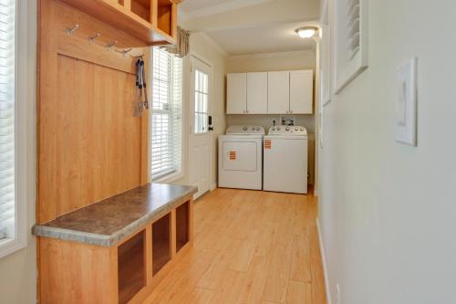 Pool Access! Spacious Home Near Wekiwa Springs in Apopka