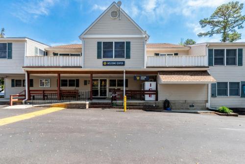Pool • Fire Pit • Amenities • Sleeps 8 in Cape May Court House (NJ)
