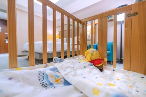 1 king bed, 2 twin beds