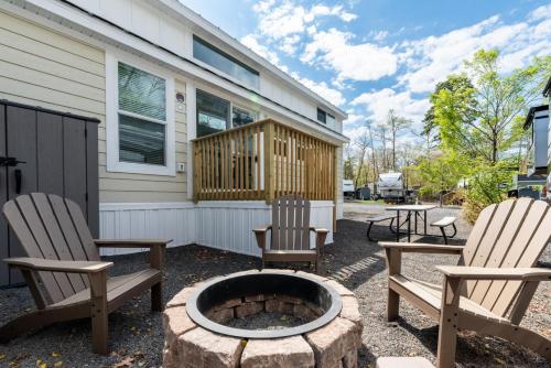 Pool • Fire Pit • Amenities • Sleeps 8 in Cape May Court House (NJ)