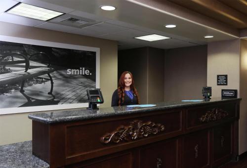 Hampton Inn & Suites Temecula - image 8