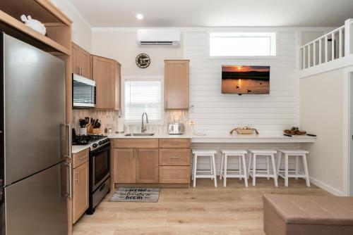 Pool • Fire Pit • Amenities • Sleeps 8 in Cape May Court House (NJ)