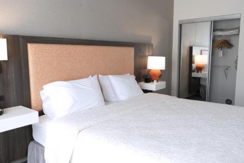 Hampton Inn & Suites Seal Beach - image 39