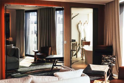 room detail thumbnail 0