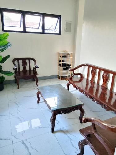 Shared lounge/TV area, Lilahs Loft and Accommodation in Hinigaran