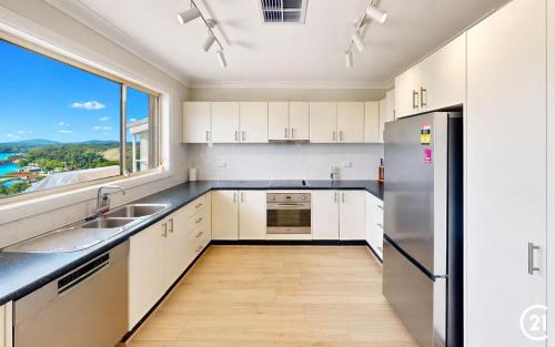 Panoramic Water Views from a Coastal Retreat in Port Stephens