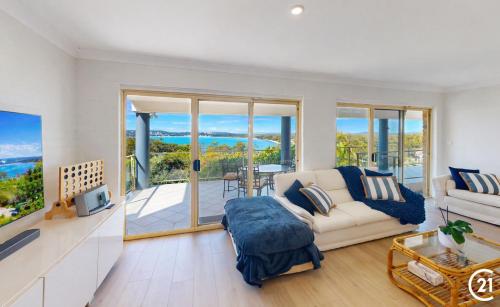 Panoramic Water Views from a Coastal Retreat in Port Stephens