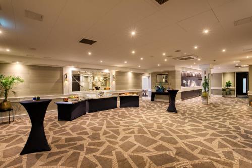 DoubleTree by Hilton London Ealing - image 42