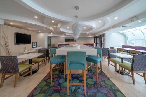 Előcsarnok, Hampton Inn by Hilton Hopewell Fort Lee in Hopewell (Virginia)