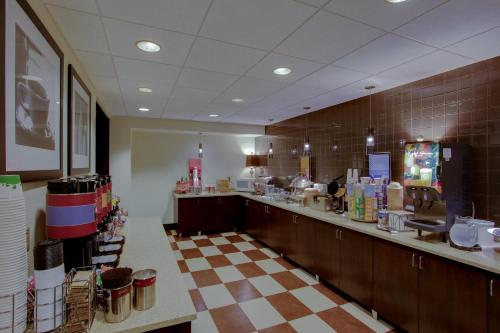 Hampton Inn Richmond-West Innsbrook - image 39