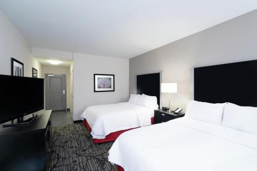 Hampton Inn and Suites Roanoke Airport/Valley View Mall - image 24