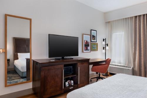 Hampton Inn South Hill - image 27