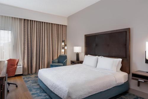 Hampton Inn South Hill - image 32