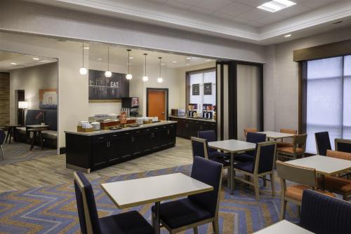 Hampton Inn Washington DC - Convention Center - image 19