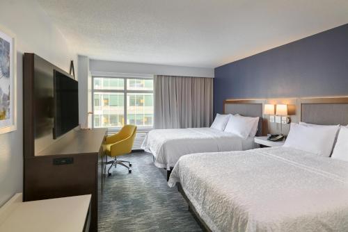 Hampton Inn Washington-Downtown-Convention Center, DC Room Type - Queen Room with Two Queen Beds - High Floor