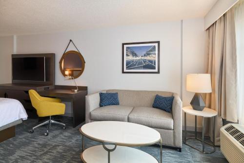 Hampton Inn Washington DC - Convention Center - image 30