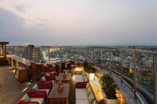 בר/טרקלין, Hilton Jaipur in ג'איפור