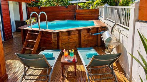 NOUBANA TONA - Villa piscine privée, vue montagne et champs de canne (NOUBANA TONA - Villa piscine privee, vue montagne et champs de canne) in ลาม็องแต็ง