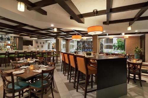 Embassy Suites Arcadia-Pasadena Area - image 31