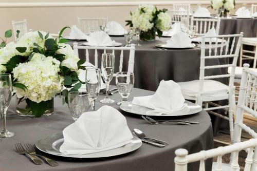 Embassy Suites Arcadia-Pasadena Area - image 44