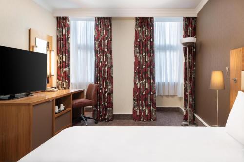 Hilton London Olympia - image 40