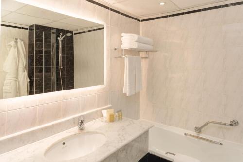Hilton London Olympia - image 18
