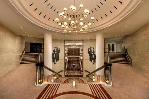 Lobby, London Hilton on Park Lane in London