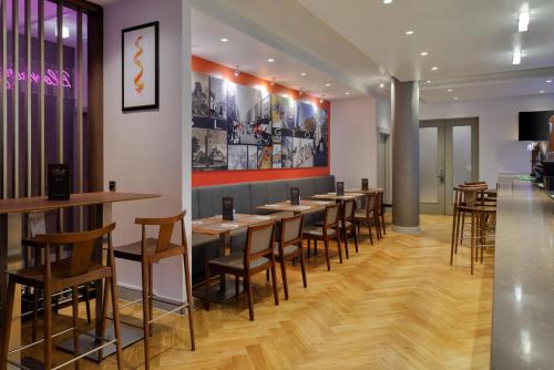 DoubleTree by Hilton London Angel Kings Cross - image 42
