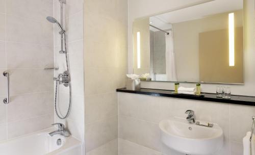 DoubleTree by Hilton London Angel Kings Cross - image 44
