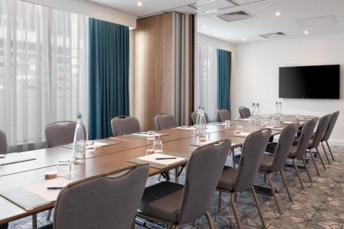 DoubleTree by Hilton London Angel Kings Cross - image 35
