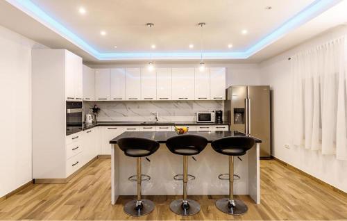 virtuve, Stunning Home In Trilj in Budimir