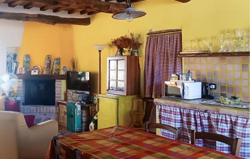 кухня, Awesome Apartment In Monticiano in Монтічіано