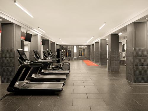 The Waldorf Hilton - image 37