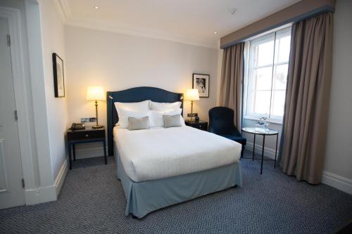 The Waldorf Hilton - image 22