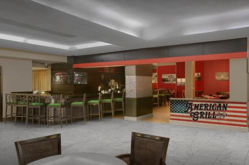 DoubleTree by Hilton at the Entrance to Universal Orlando - image 17