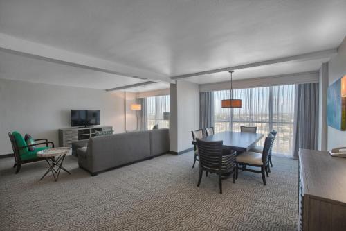 DoubleTree by Hilton at the Entrance to Universal Orlando - image 30