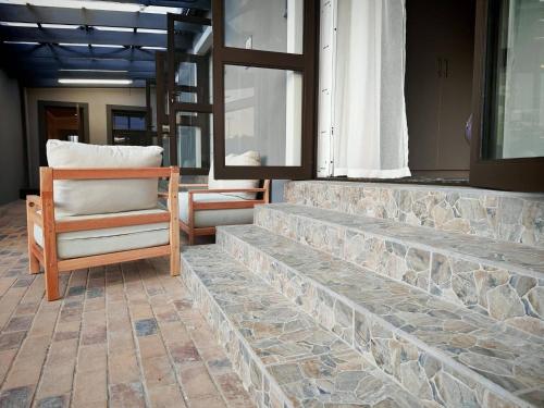 Courtyard Double Room with Shared Bathroom 1 - image 12
