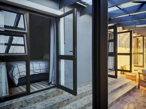 Courtyard Double Room with Shared Bathroom 1 - image 13
