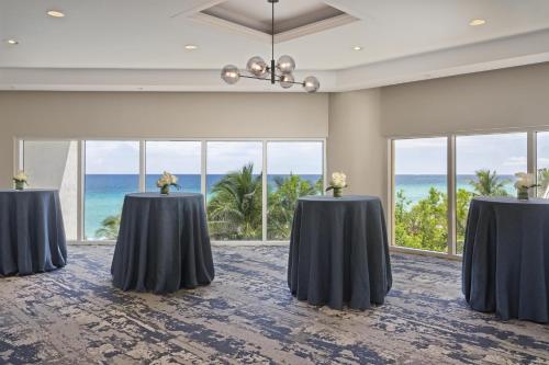 DoubleTree by Hilton Ocean Point Resort - North Miami Beach - image 34
