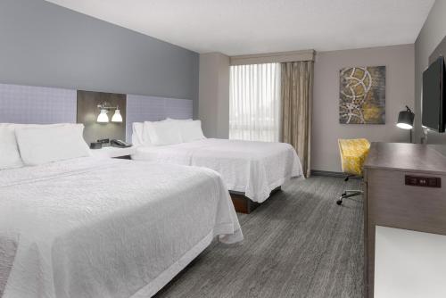 Hampton Inn & Suites Country Club Plaza - image 44