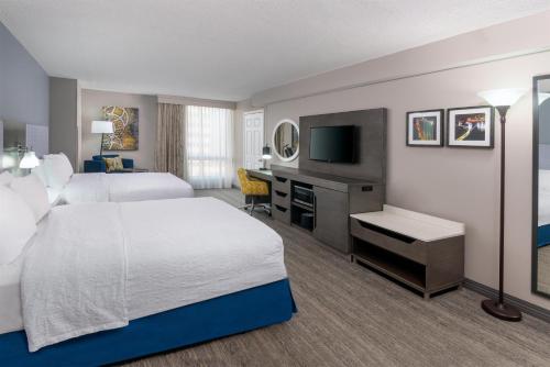 Hampton Inn & Suites Country Club Plaza - image 36