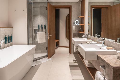 room detail thumbnail 2