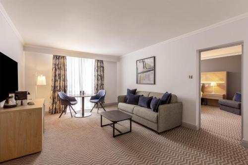 room detail thumbnail 1