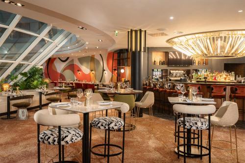 Bar/lounge, Hilton Paris La Defense in La Defense