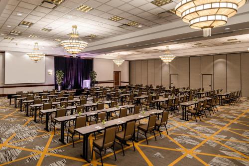 Embassy Suites Portland - Airport - image 39